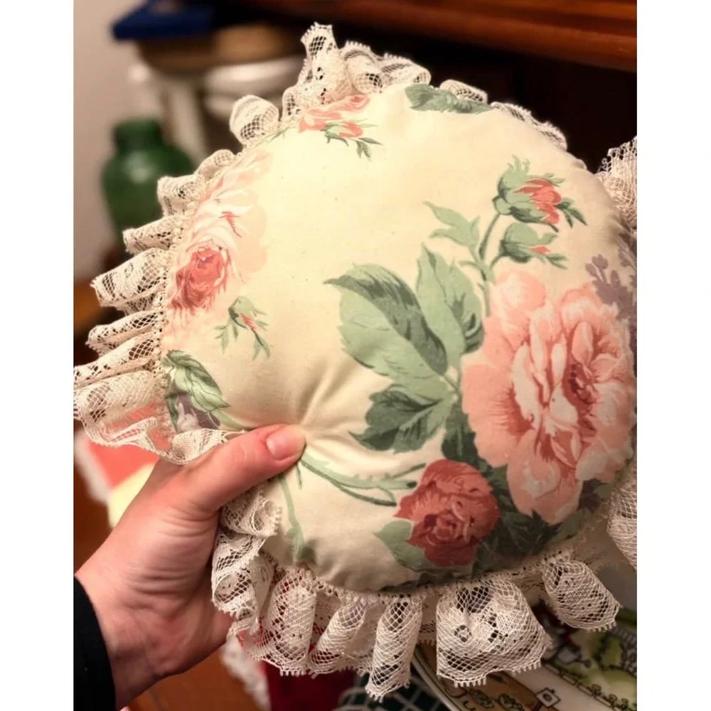 Vintage Floral I Heart Grandma Round Decorative Pillow Lace Trim Cottagecore